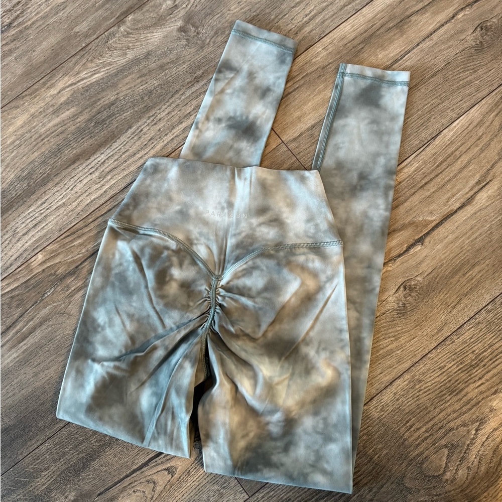Tie-Dye paragon Leggings with Ruched scrunch Detail